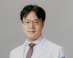 배성욱 교수, 다관절 수술기구 이용한 직장암 수술 연구 SCI 저널 게재